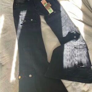 Black Men's Cargo Jeans with Utility Pockets